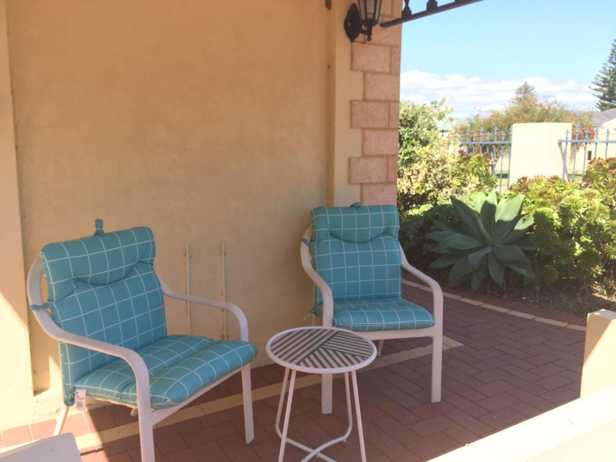 The Royal Dolphin Bed & Breakfast Safety Bay Rockingham Exterior foto